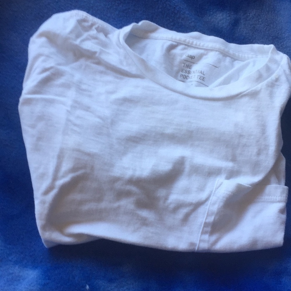 white gap t-shirt. small left breast pocket
